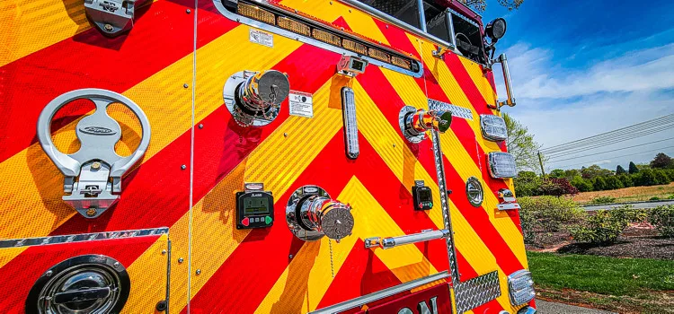 Pierce Enforcer Pumper exterior view, photo 39 of 70