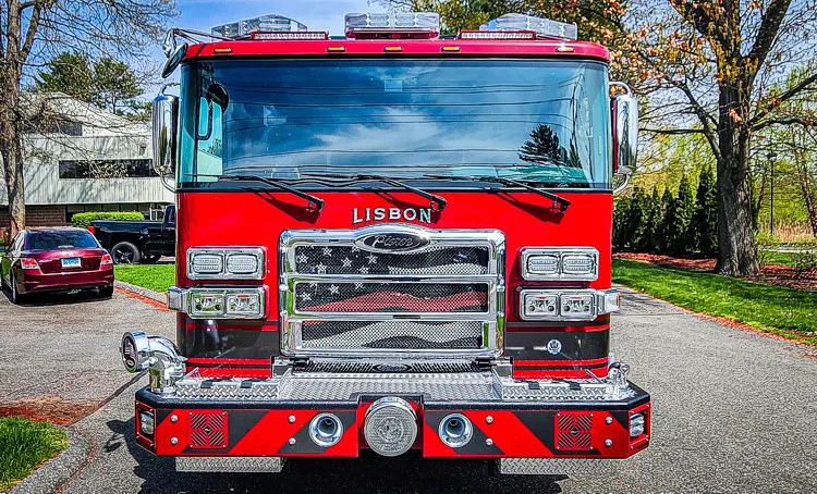 Pierce Enforcer Pumper exterior view, photo 4 of 70