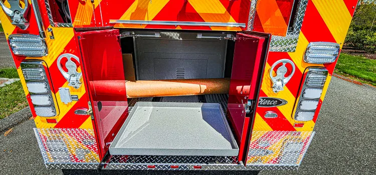 Pierce Enforcer Pumper exterior view, photo 43 of 70