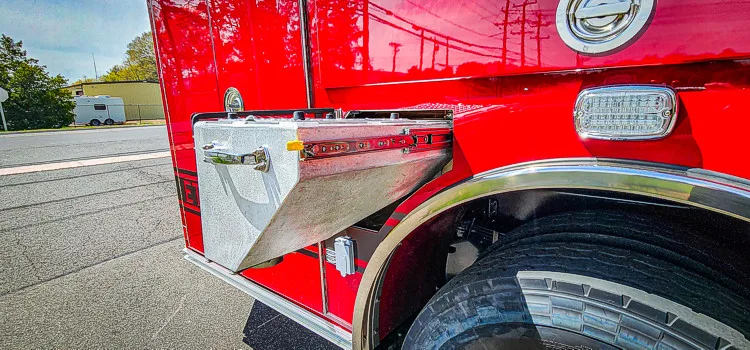 Pierce Enforcer Pumper exterior view, photo 55 of 70