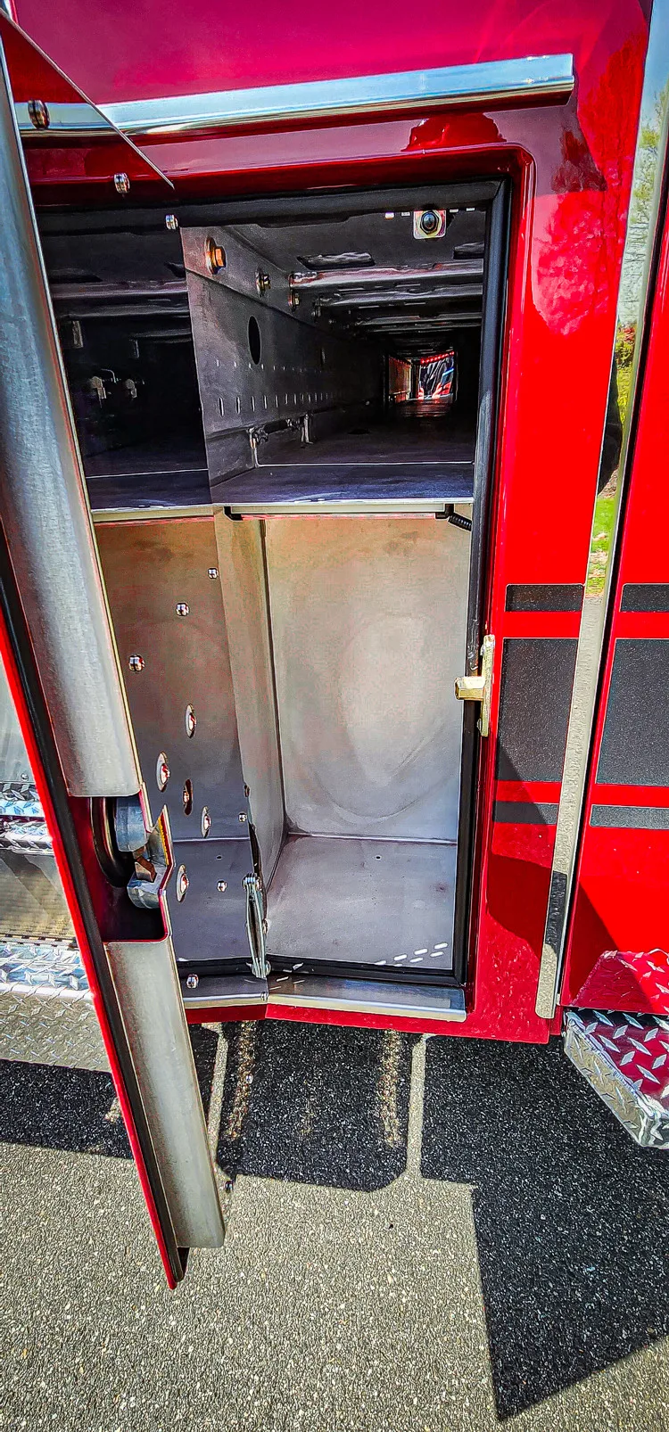 Pierce Enforcer Pumper exterior view, photo 61 of 70