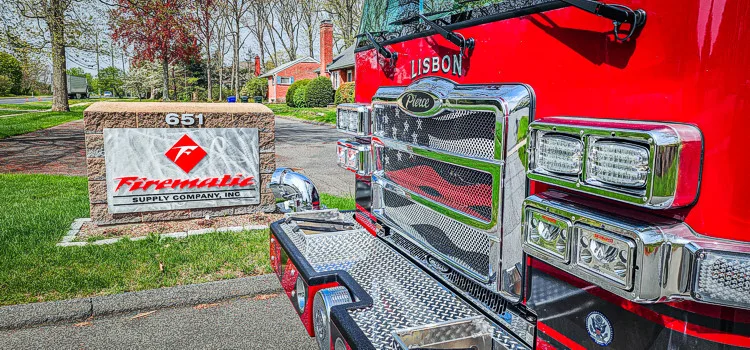 Pierce Enforcer Pumper exterior view, photo 70 of 70