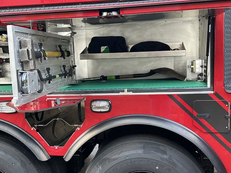 Pierce Velocity Aerial exterior view, photo 15 of 51