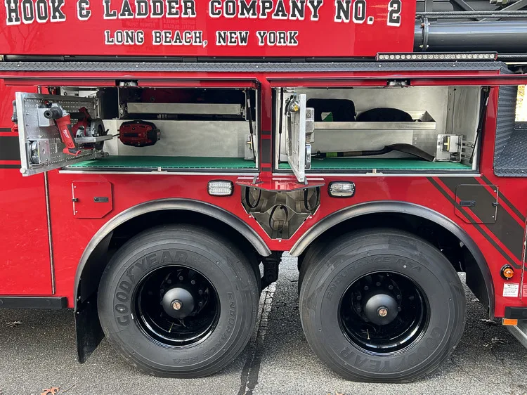 Pierce Velocity Aerial exterior view, photo 17 of 51