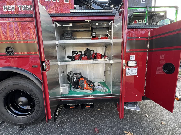 Pierce Velocity Aerial exterior view, photo 21 of 51