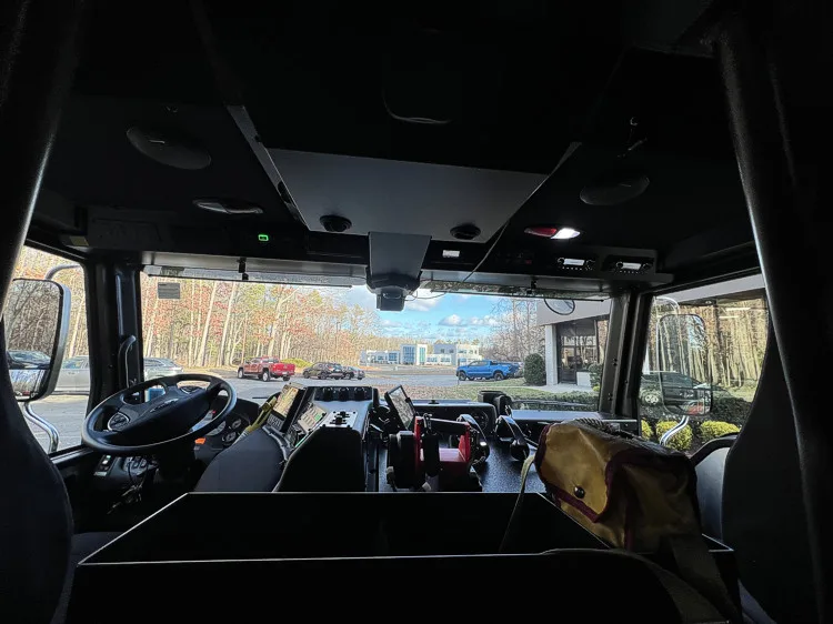 Pierce Velocity Aerial exterior view, photo 33 of 51