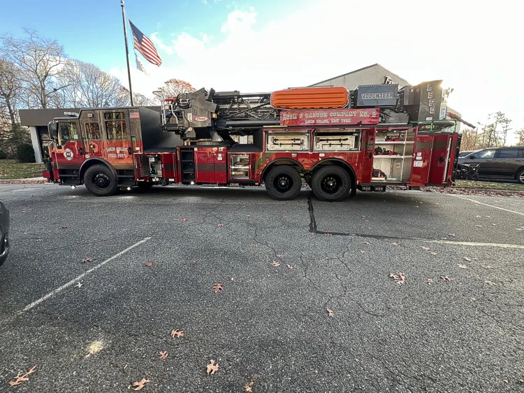 Pierce Velocity Aerial exterior view, photo 4 of 51