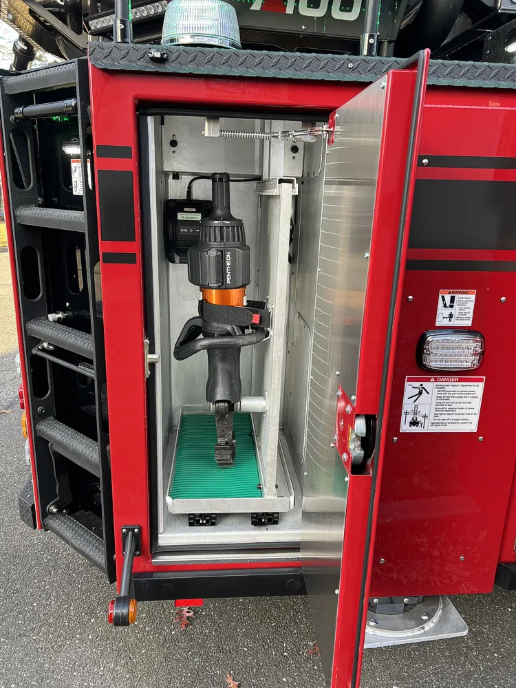 Pierce Velocity Aerial exterior view, photo 42 of 51