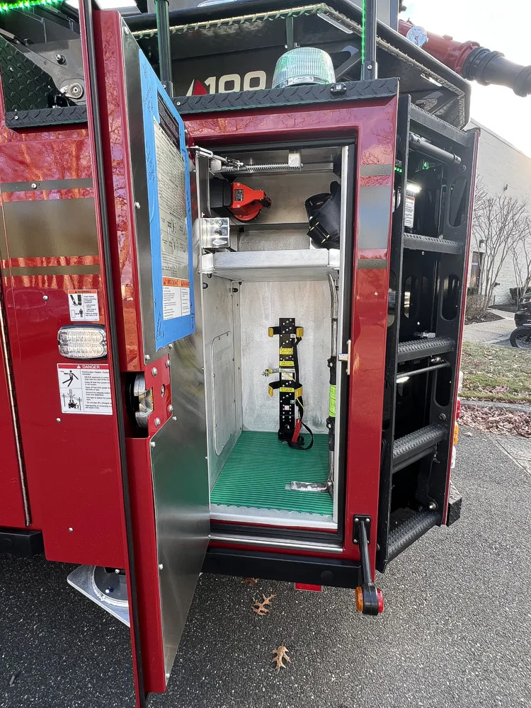 Pierce Velocity Aerial exterior view, photo 44 of 51