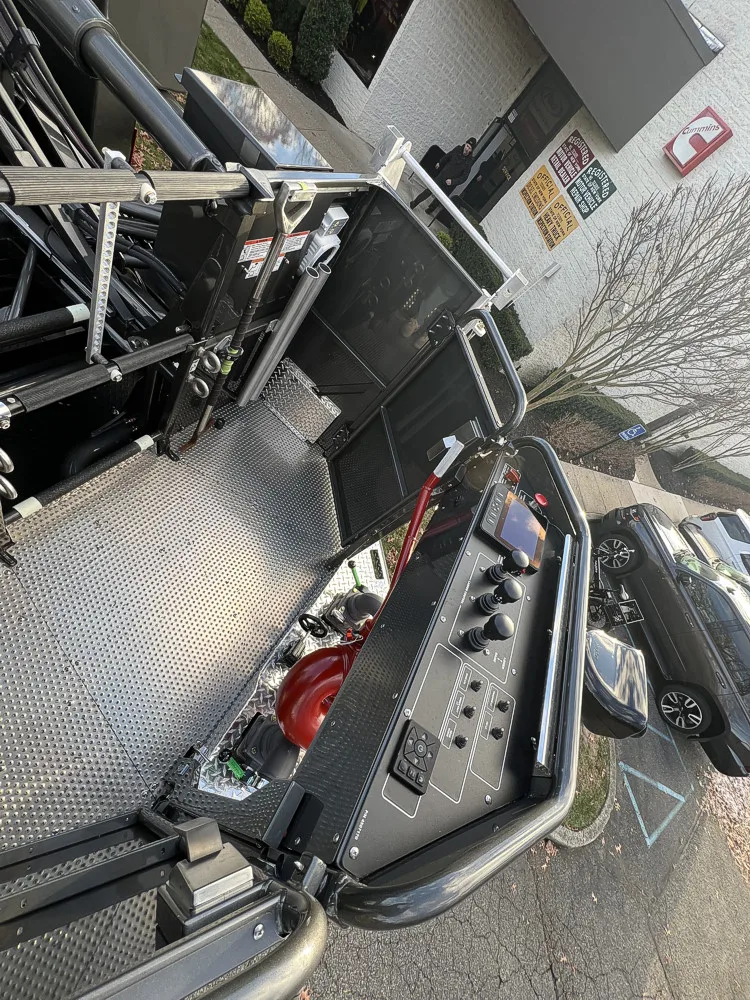 Pierce Velocity Aerial exterior view, photo 47 of 51