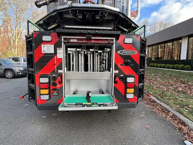 Pierce Velocity Aerial exterior view, photo 6 of 51