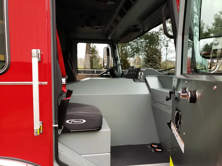 Pierce Saber Aerial exterior view, photo 12 of 26