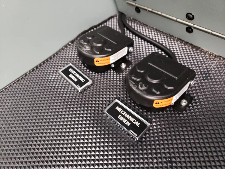 Pierce Saber Aerial exterior view, photo 14 of 26