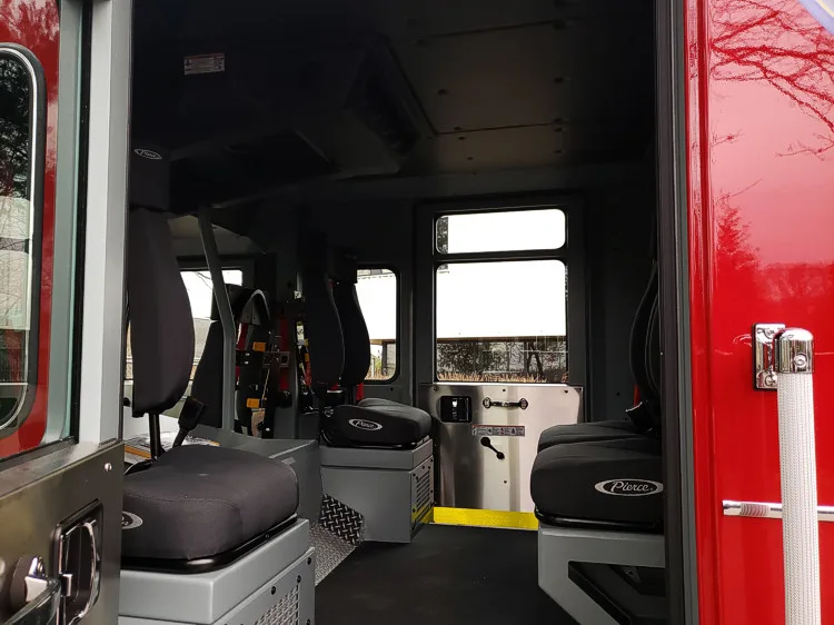 Pierce Saber Aerial exterior view, photo 15 of 26