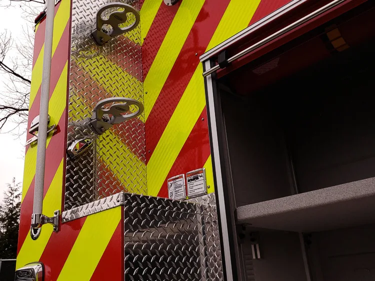 Pierce Saber Aerial exterior view, photo 20 of 26