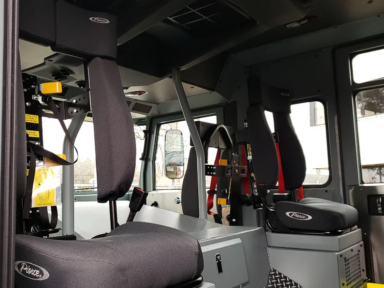 Pierce Saber Aerial exterior view, photo 22 of 26