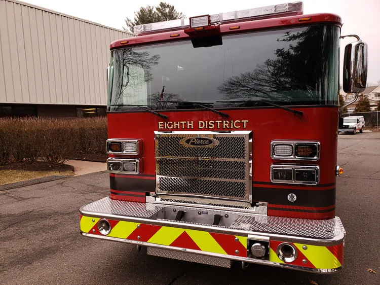 Pierce Saber Aerial exterior view, photo 4 of 26