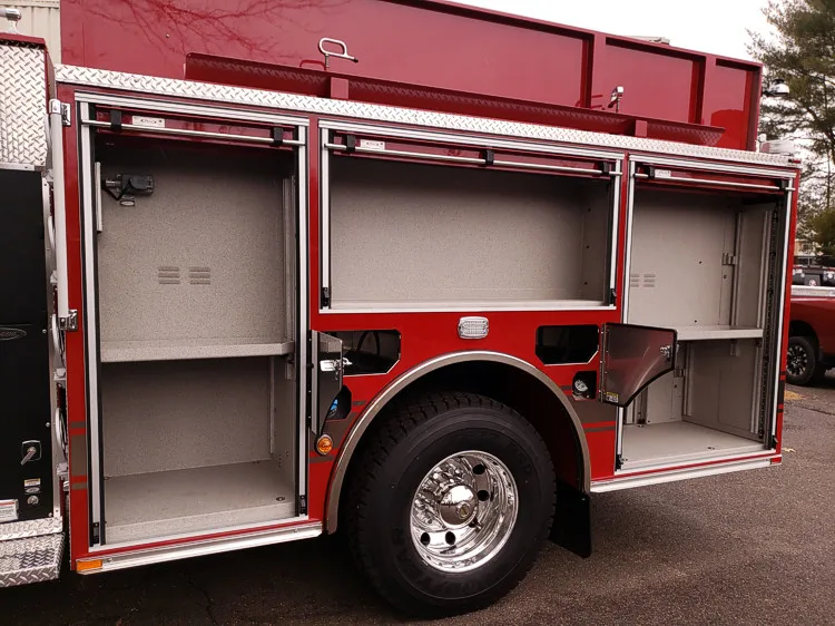 Pierce Saber Aerial exterior view, photo 5 of 26