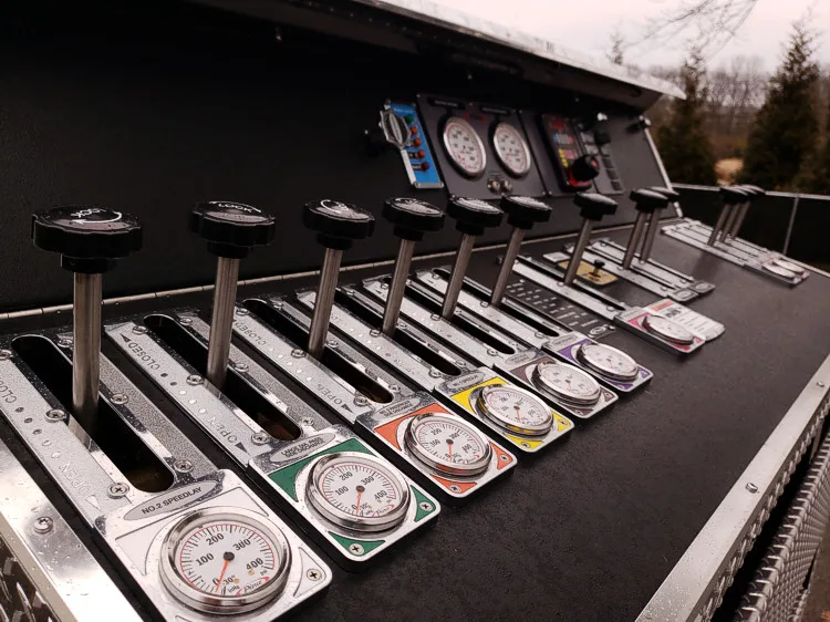 Pierce Saber Aerial exterior view, photo 8 of 26