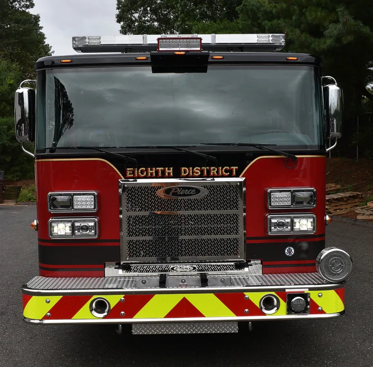 Pierce Saber Pumper exterior view, photo 19 of 29