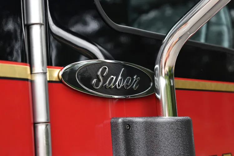 Pierce Saber Pumper exterior view, photo 7 of 29