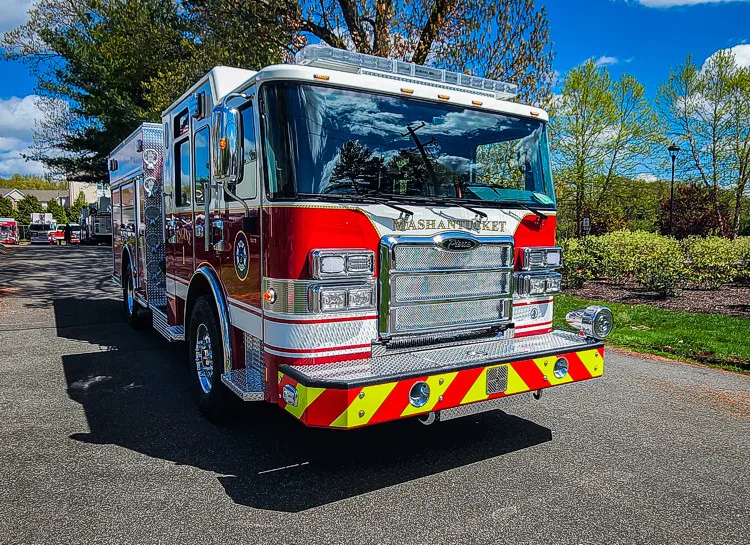 Pierce Enforcer Pumper exterior view, photo 2 of 44