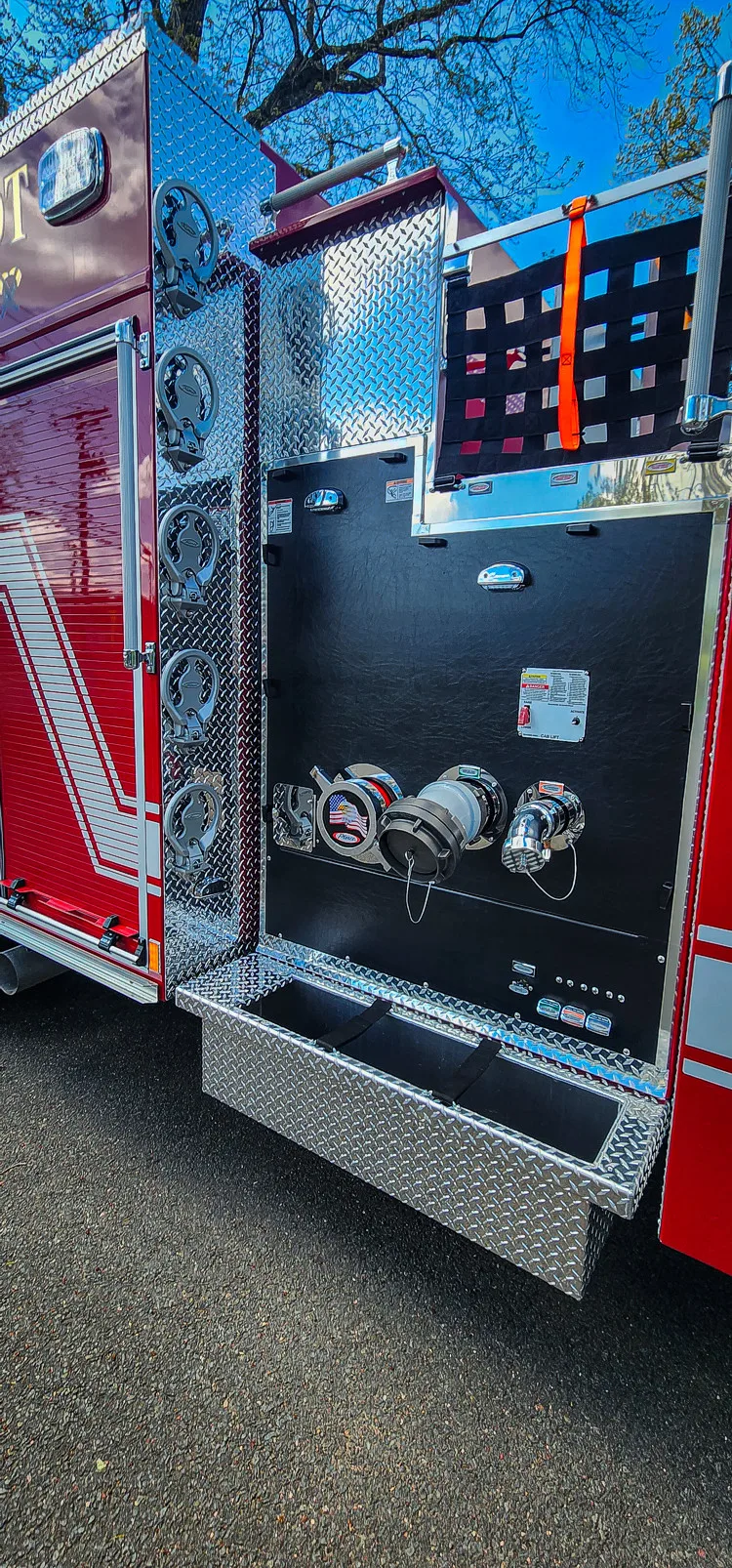 Pierce Enforcer Pumper exterior view, photo 33 of 44
