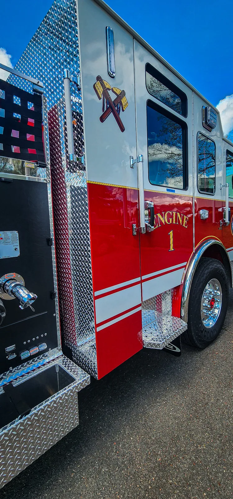 Pierce Enforcer Pumper exterior view, photo 34 of 44