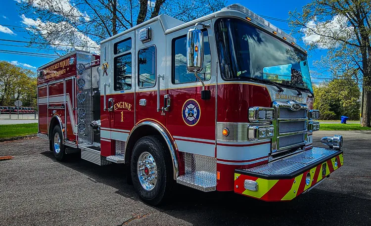 Pierce Enforcer Pumper exterior view, photo 36 of 44