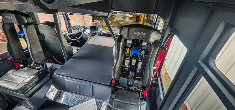 Pierce Enforcer Pumper exterior view, photo 42 of 44