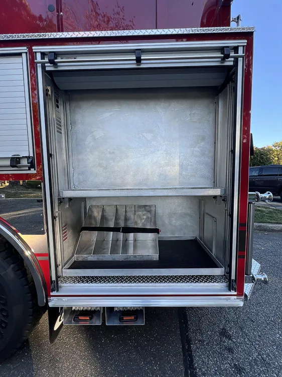 Pierce Enforcer Pumper exterior view, photo 15 of 27