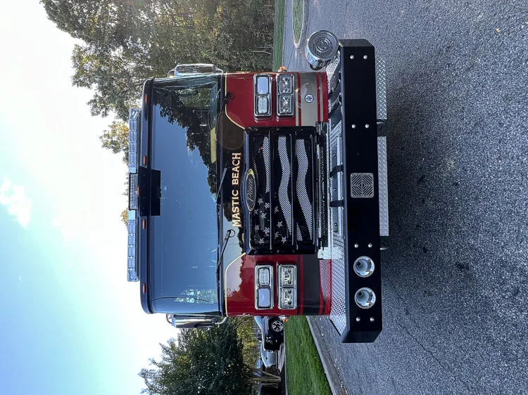 Pierce Enforcer Pumper exterior view, photo 2 of 27