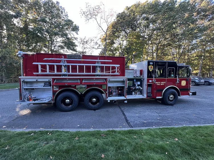 Pierce Enforcer Pumper exterior view, photo 3 of 27