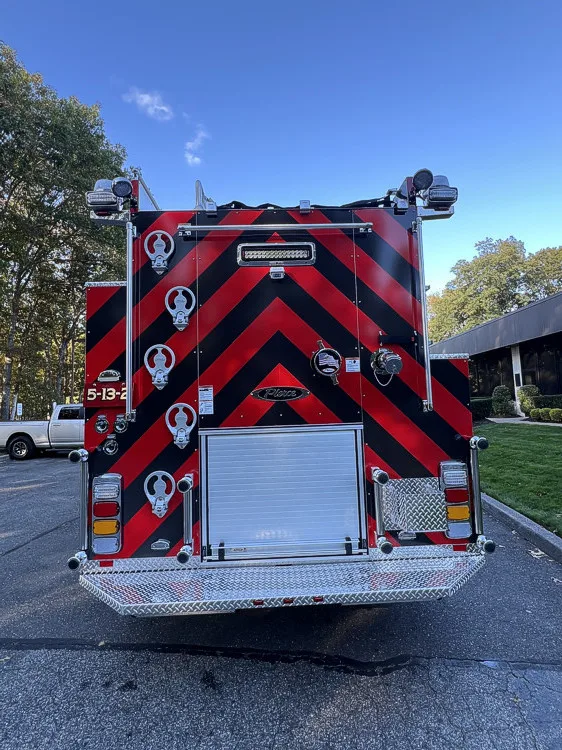 Pierce Enforcer Pumper exterior view, photo 5 of 27