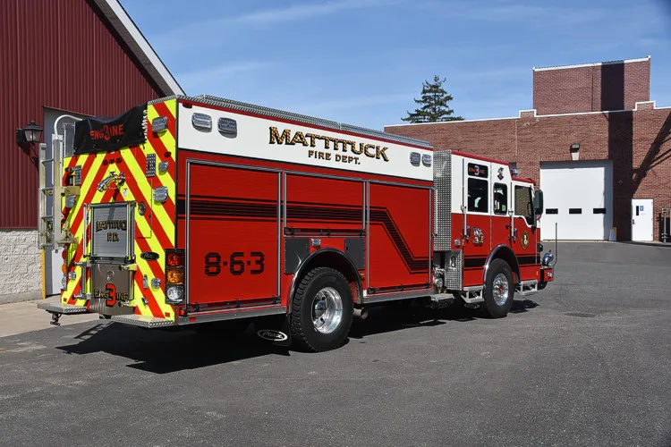 Rear-left exterior view showing side body and rear chevrons