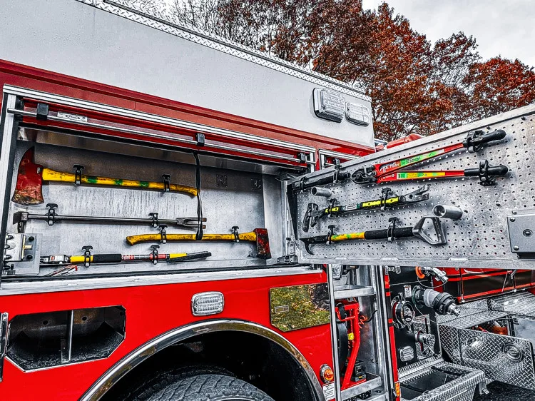 Pierce Freightliner Pumper exterior view, photo 12 of 38