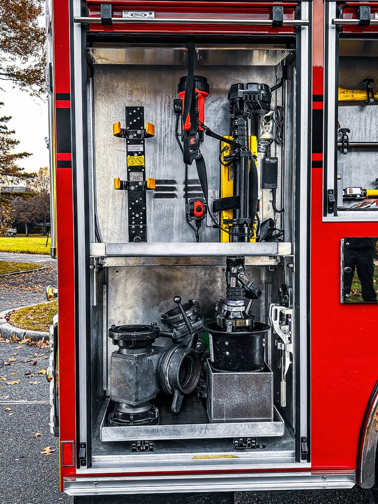 Pierce Freightliner Pumper exterior view, photo 13 of 38