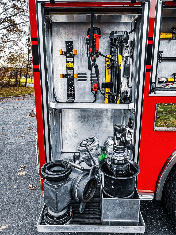 Pierce Freightliner Pumper exterior view, photo 14 of 38