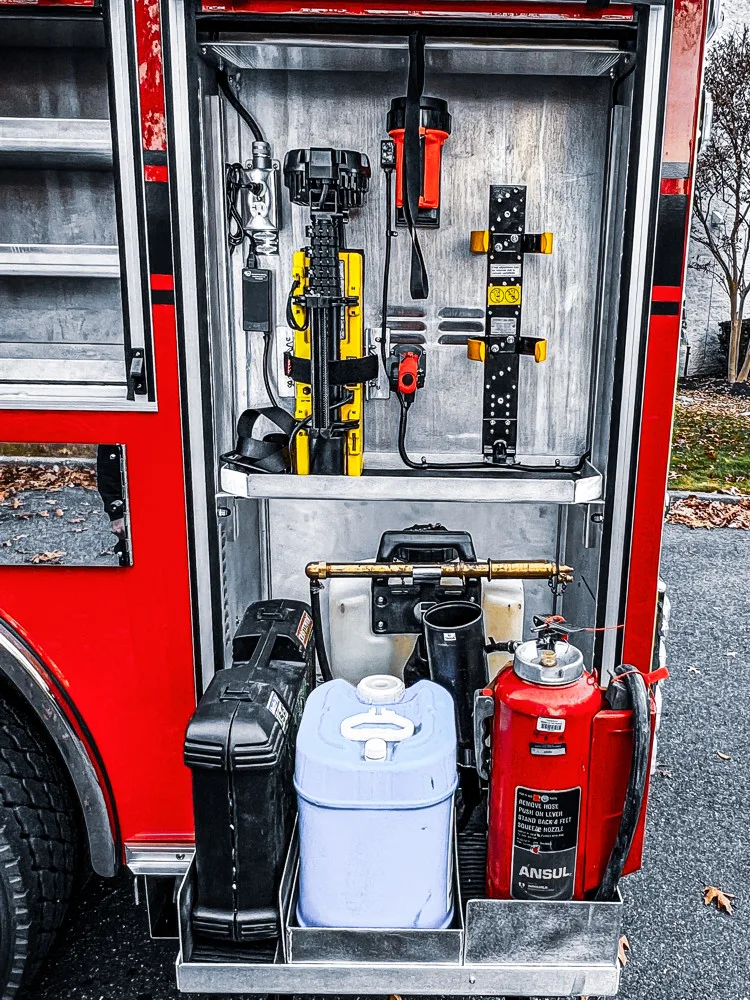 Pierce Freightliner Pumper exterior view, photo 32 of 38