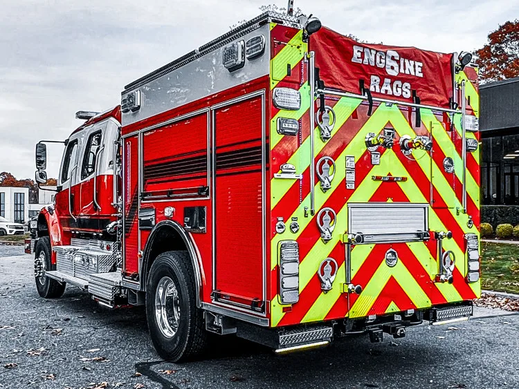 Pierce Freightliner Pumper exterior view, photo 4 of 38