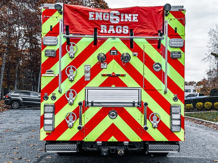 Pierce Freightliner Pumper exterior view, photo 5 of 38