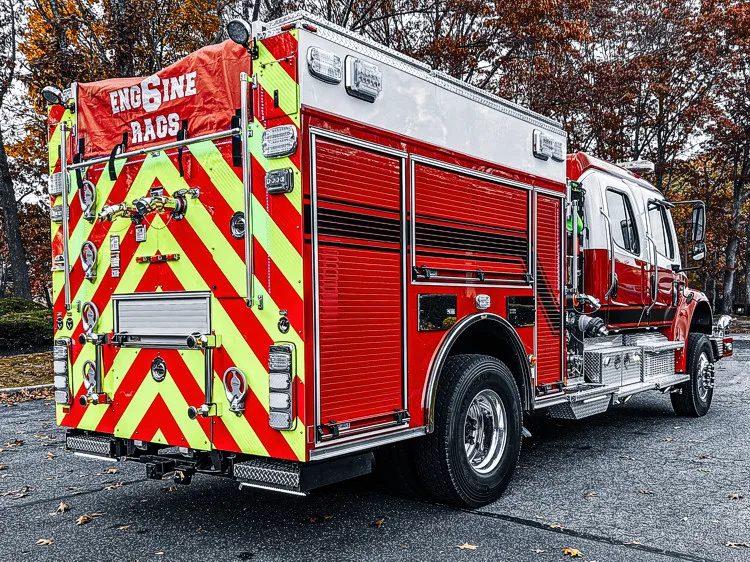 Pierce Freightliner Pumper exterior view, photo 6 of 38