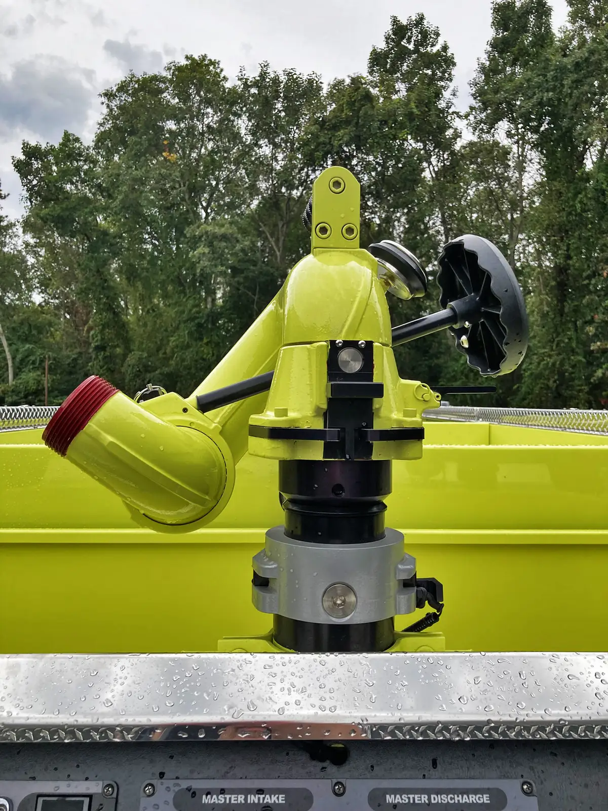 Officer-side profile view with closed compartments and side striping