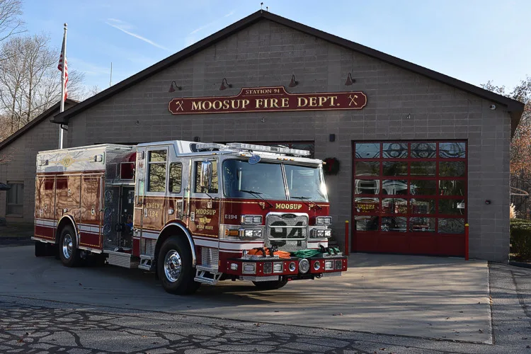 Pierce Arrow Rescue Pumper exterior view, photo 10 of 42