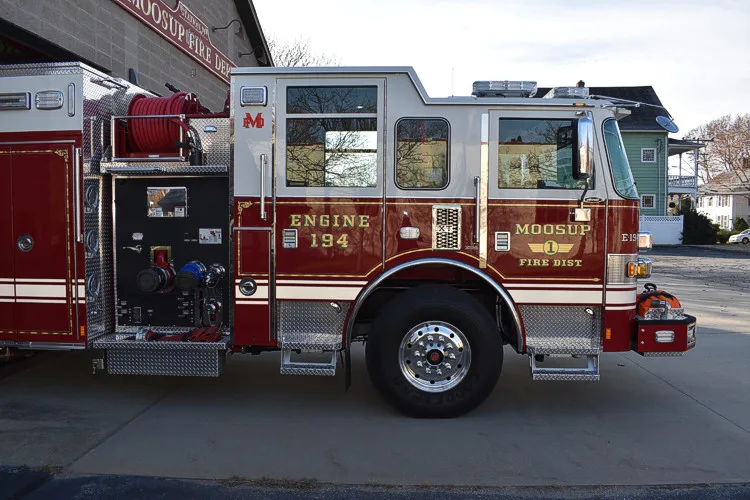 Pierce Arrow Rescue Pumper exterior view, photo 12 of 42