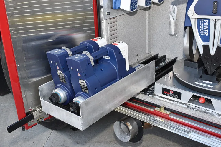 Pierce Arrow Rescue Pumper exterior view, photo 24 of 42