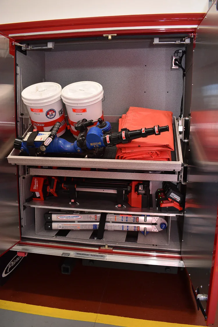 Pierce Arrow Rescue Pumper exterior view, photo 37 of 42