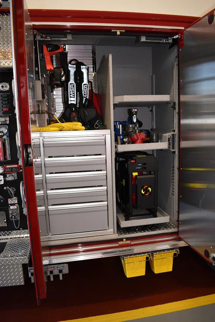 Pierce Arrow Rescue Pumper exterior view, photo 38 of 42