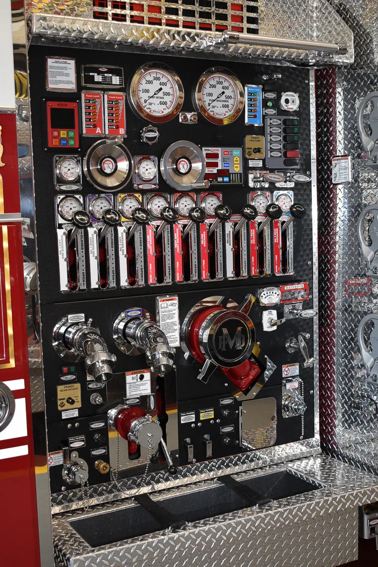 Pierce Arrow Rescue Pumper exterior view, photo 41 of 42