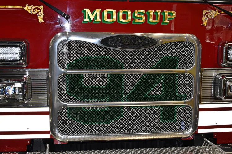 Pierce Arrow Rescue Pumper exterior view, photo 6 of 42